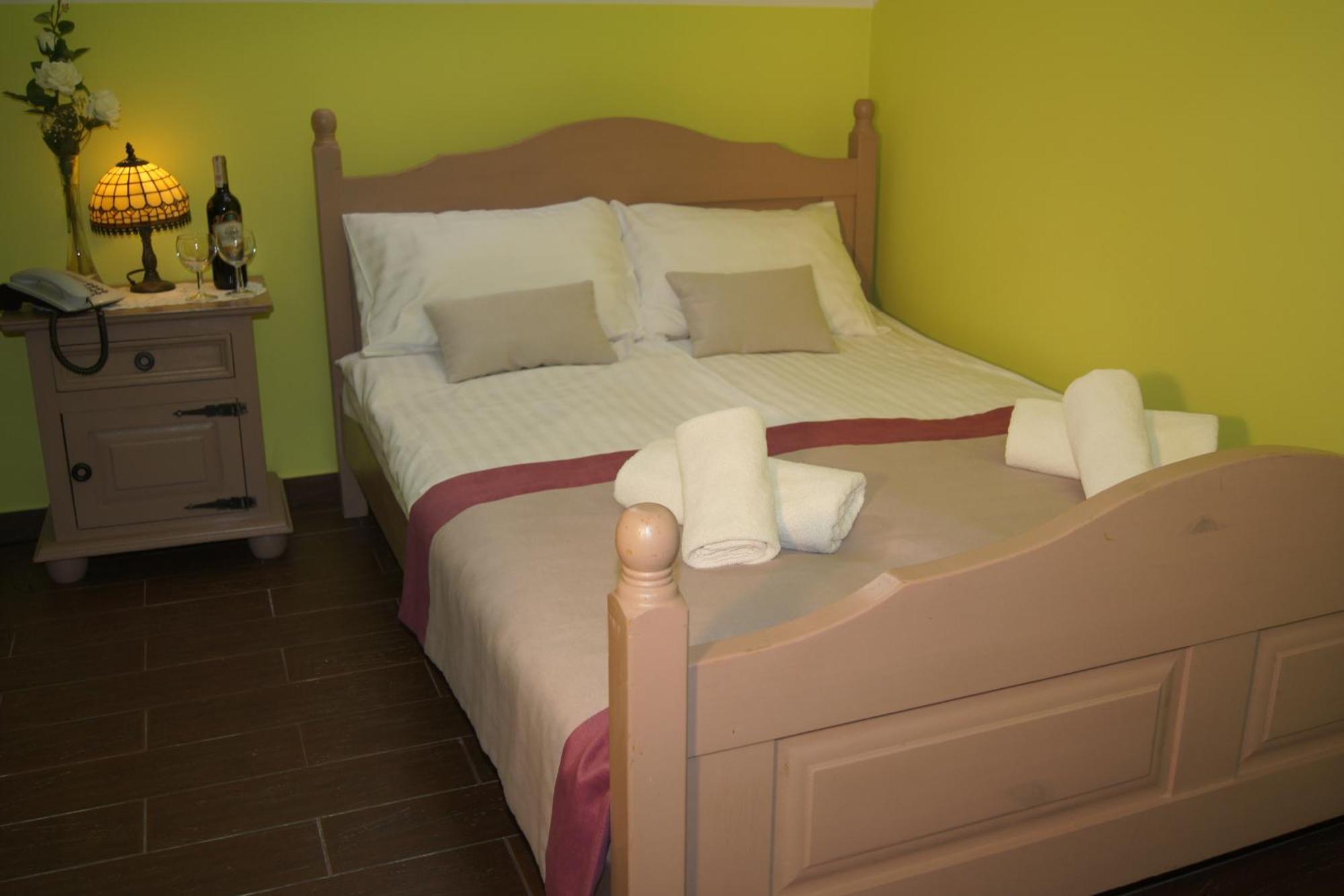 Hotel Pod Herbem -Pokoje Ozonowane Białystok Habitación foto