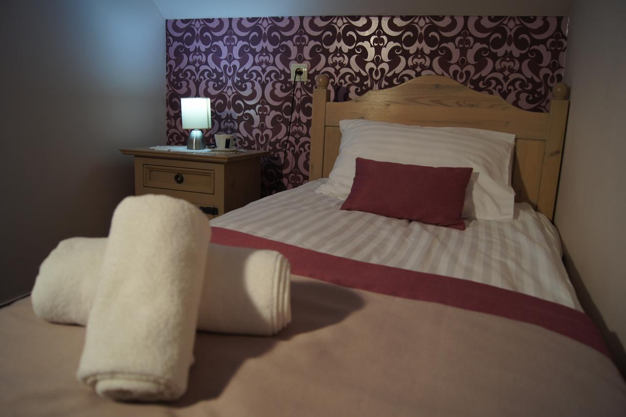 Hotel Pod Herbem -Pokoje Ozonowane Białystok Habitación foto